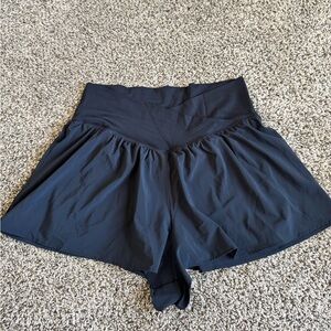 Aerie offline cross over black athletic shorts, LIKE NEW, size XL